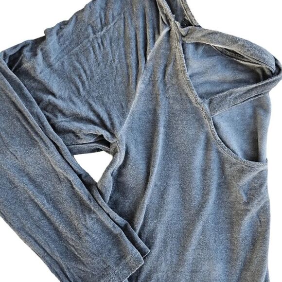 Soft & Sexy AEO T 1977. Viscose long sleeve shirt by American Eagle Outfitters. - Picture 16 of 16